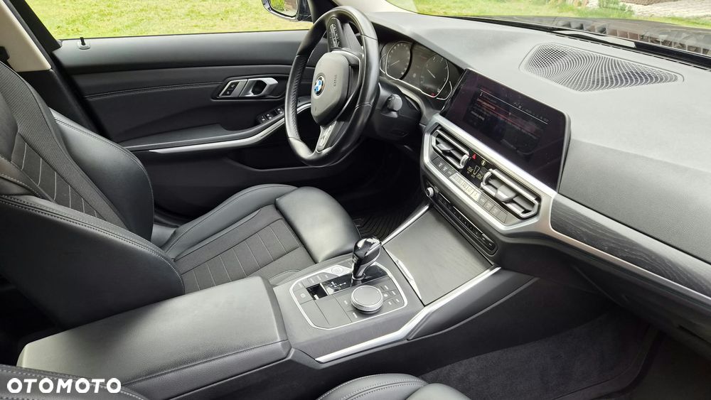 BMW 3 Series 2020 photo 4