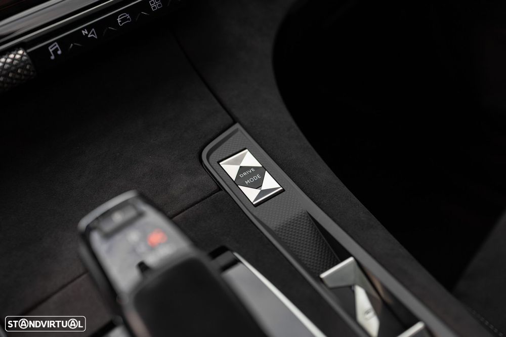 DS DS7 Crossback E-Tense Performance Line EAT8 - 12