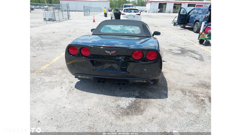 Chevrolet Corvette - 8
