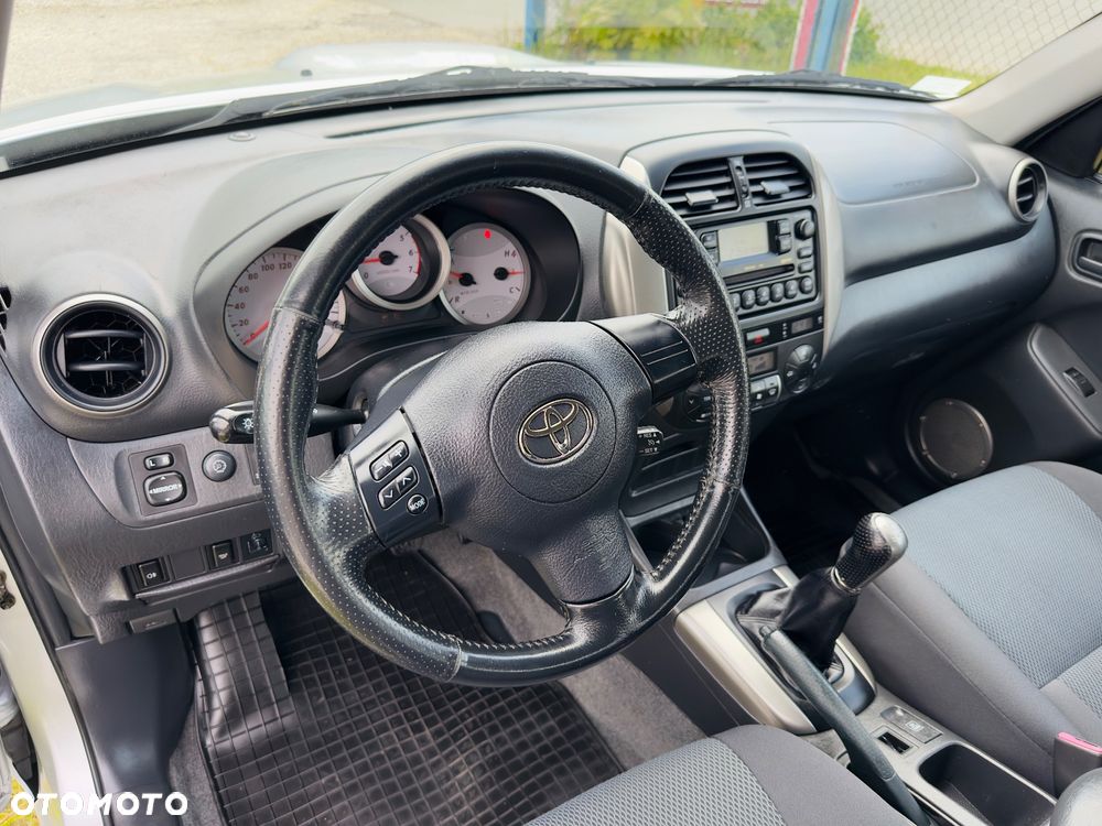Toyota RAV4 - 22