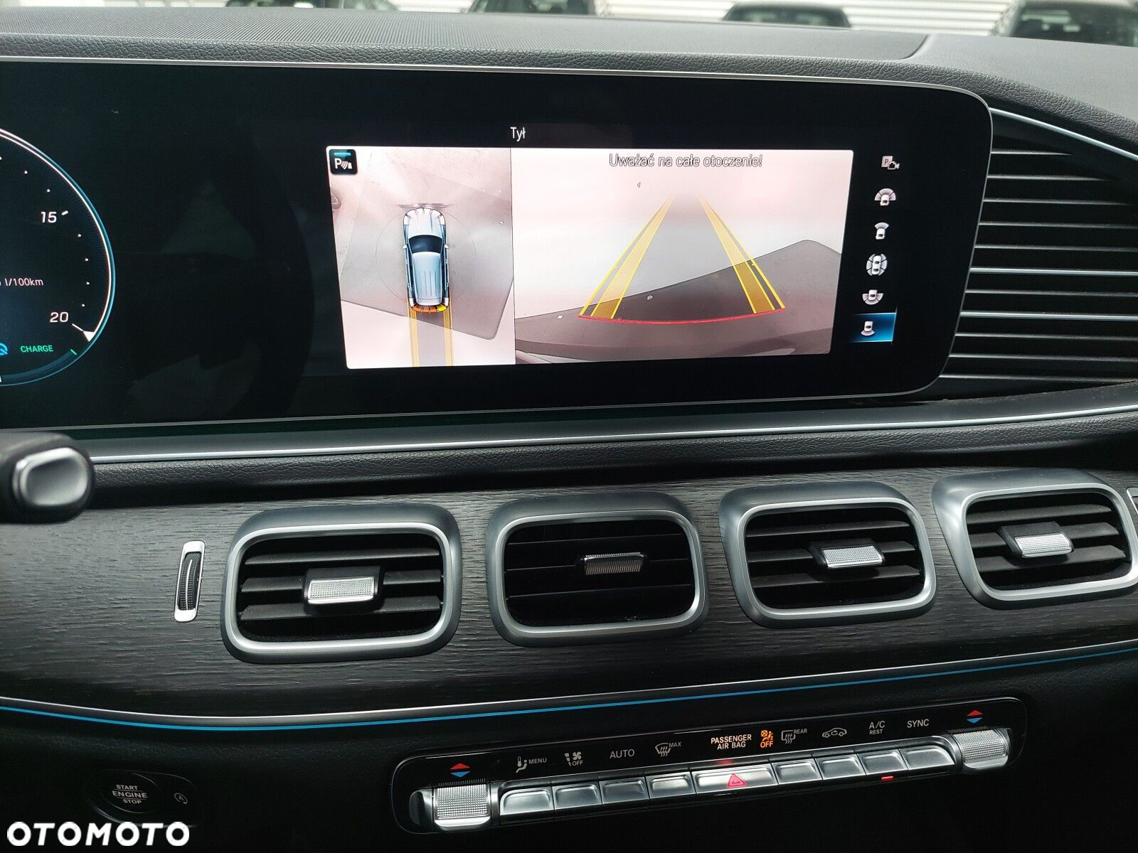 Mercedes-Benz GLE - 32