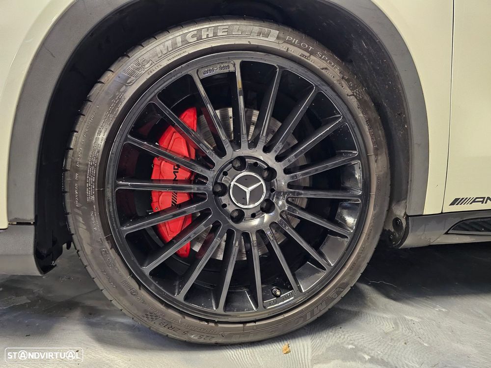 Mercedes-Benz GLA 45 AMG 4Matic Speedshift 7G-DCT - 34