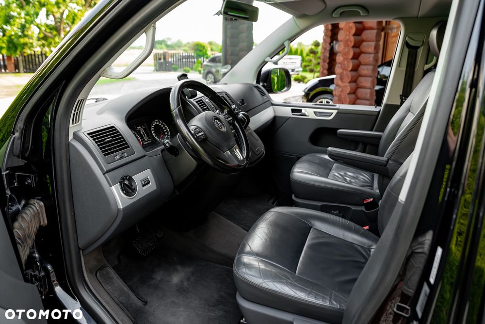 Volkswagen Multivan - 17