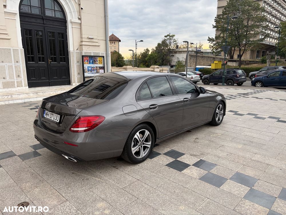 Mercedes-Benz E 220 d 4Matic T 9G-TRONIC - 8