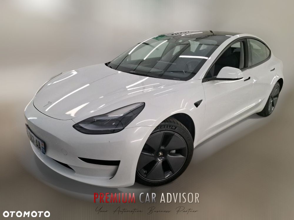Tesla Model 3 - 3