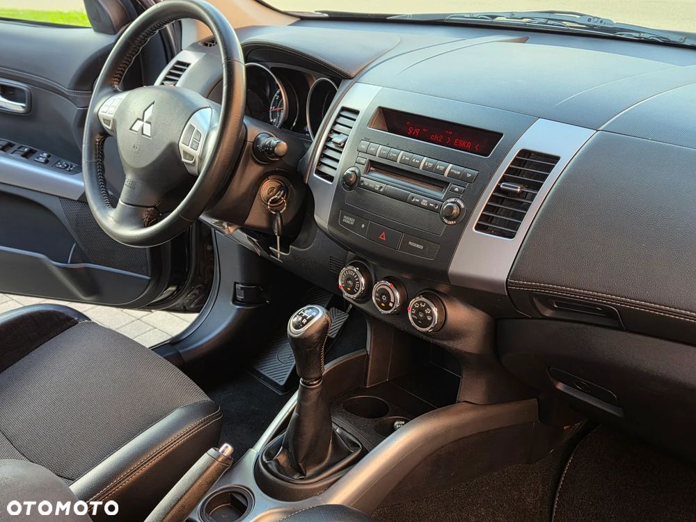 Mitsubishi Outlander 2.0 2WD Invite - 22