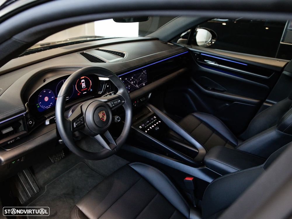 Porsche Macan Electric - 16