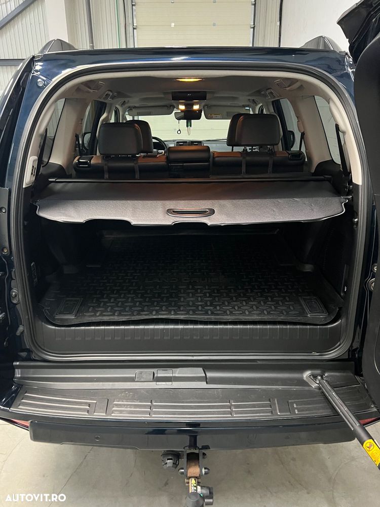Toyota Land Cruiser 2.8l D-4D 204 CP A/T Luxury Black Matte Edition - 18