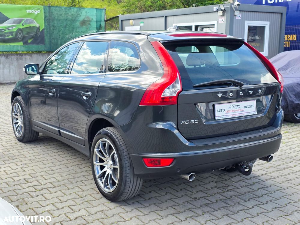 Volvo XC 60 D3 AWD Momentum - 4