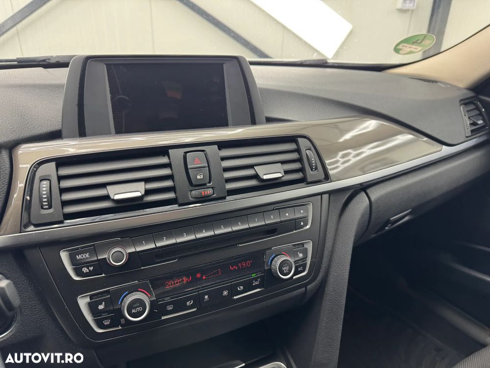 BMW Seria 3 320d Aut. Modern Line - 18