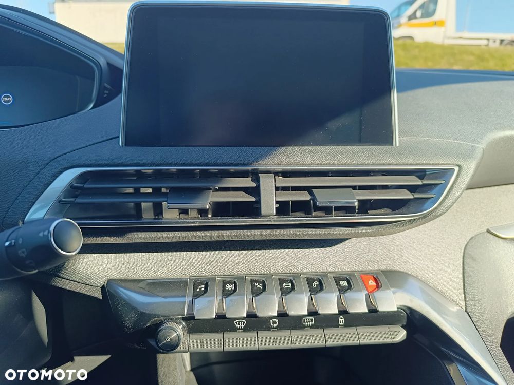 Peugeot 3008 1.5 BlueHDi Crossway S&S EAT8 - 17