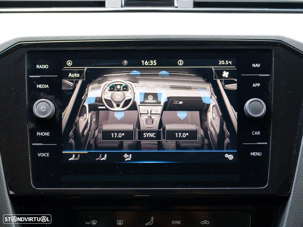 VW Passat Variant - 49