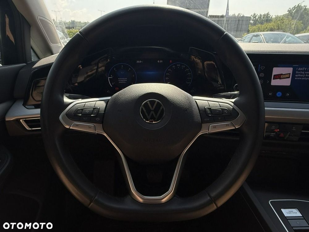 Volkswagen Golf - 8