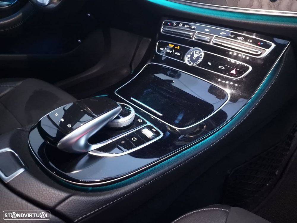 Mercedes-Benz E 220 d AMG Line - 32