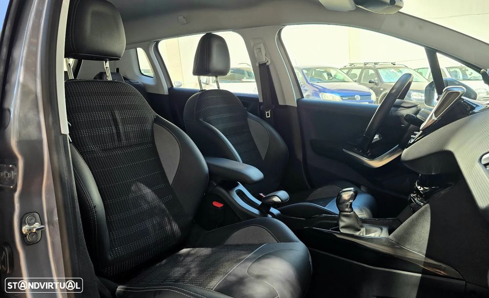 Peugeot 2008 PureTech 82 Allure - 18