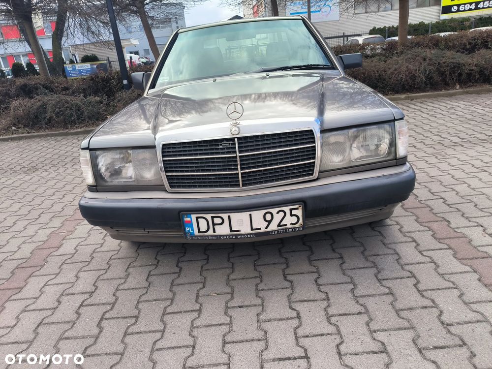 Mercedes-Benz W201 (190) - 2