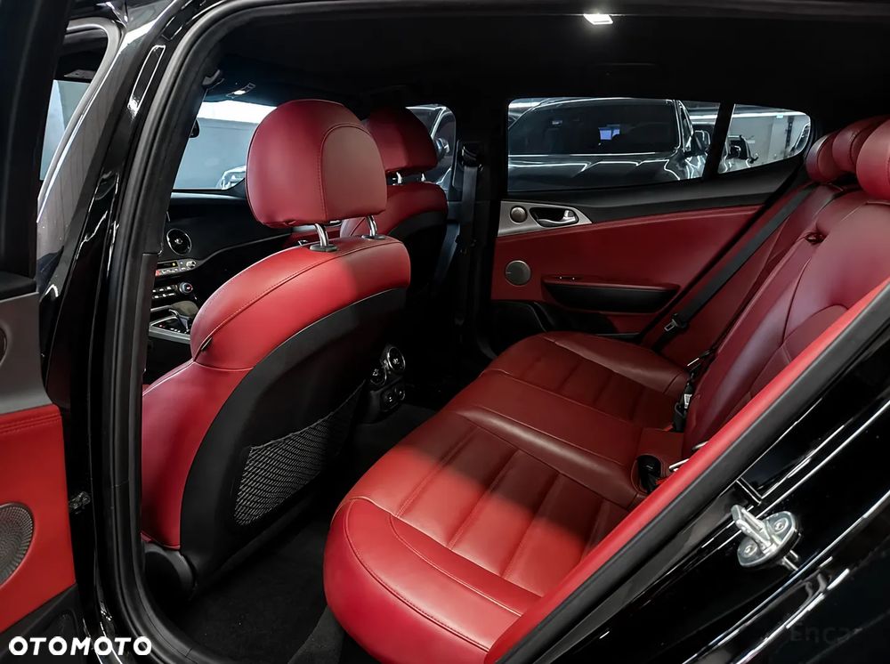 Kia Stinger 3.3 T-GDI AWD GT - 9