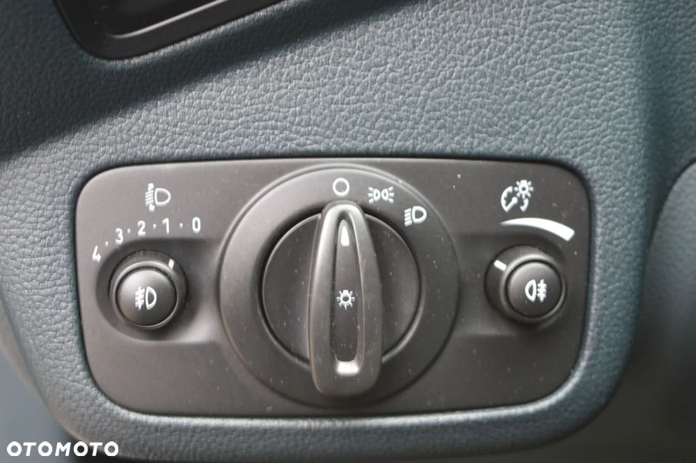 Ford C-MAX 1.0 EcoBoost Start-Stopp-System Champions Edition - 25