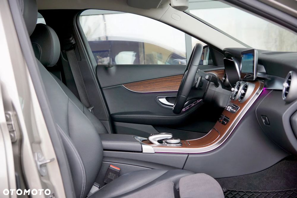 Mercedes-Benz Klasa C 300 9G-TRONIC Avantgarde - 23