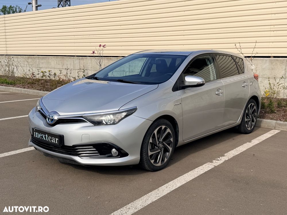 Toyota Auris 1.8 L VVT-i Luna - 1