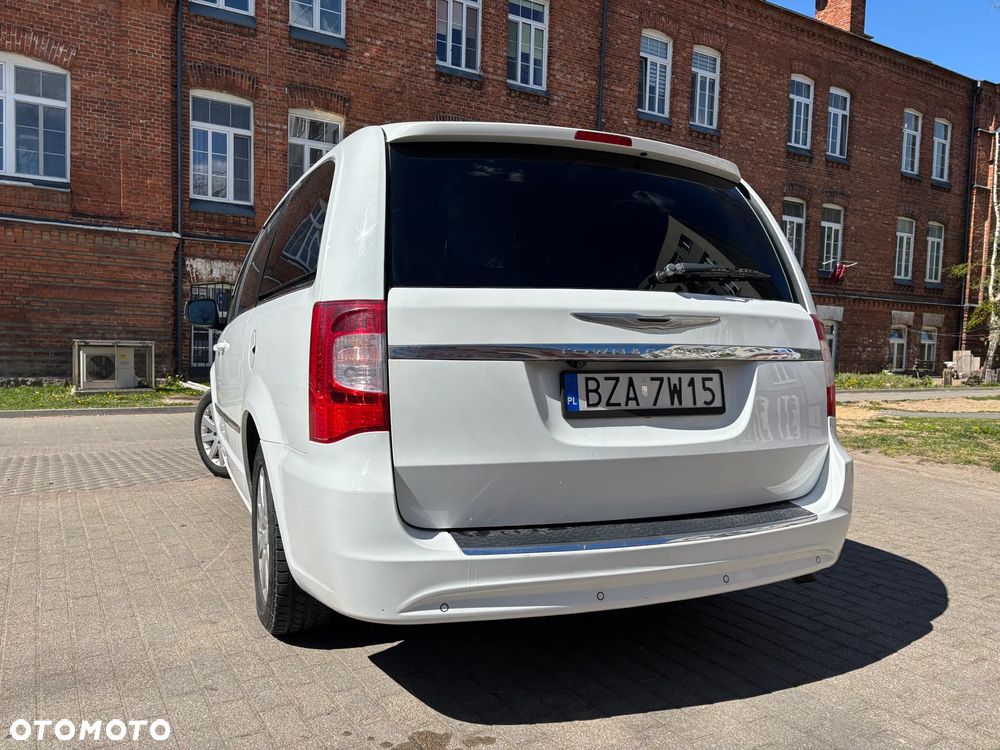 Chrysler Town & Country 3.6 Limited - 9