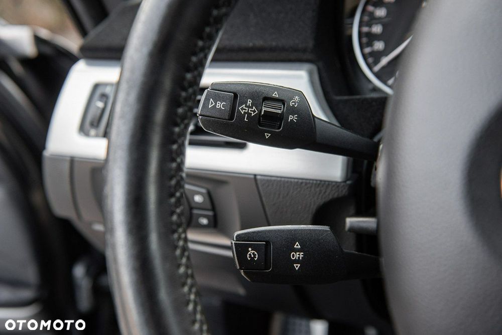 BMW Seria 3 320d Efficient Dynamics Sport Line shadow - 24