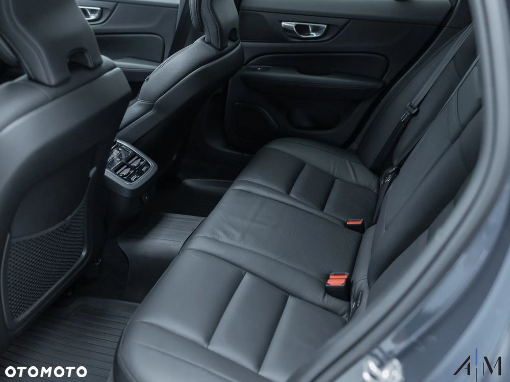 Volvo V60 Cross Country B4 D AWD Geartronic - 34