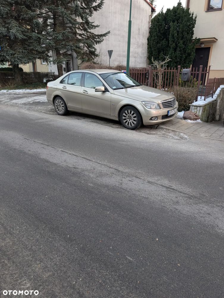 Mercedes-Benz Klasa C 220 CDI DPF Automatik BlueEFFICIENCY Avantgarde - 12