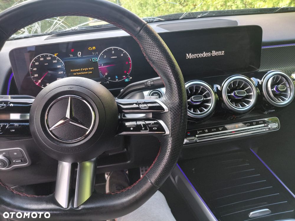 Mercedes-Benz GLB - 22