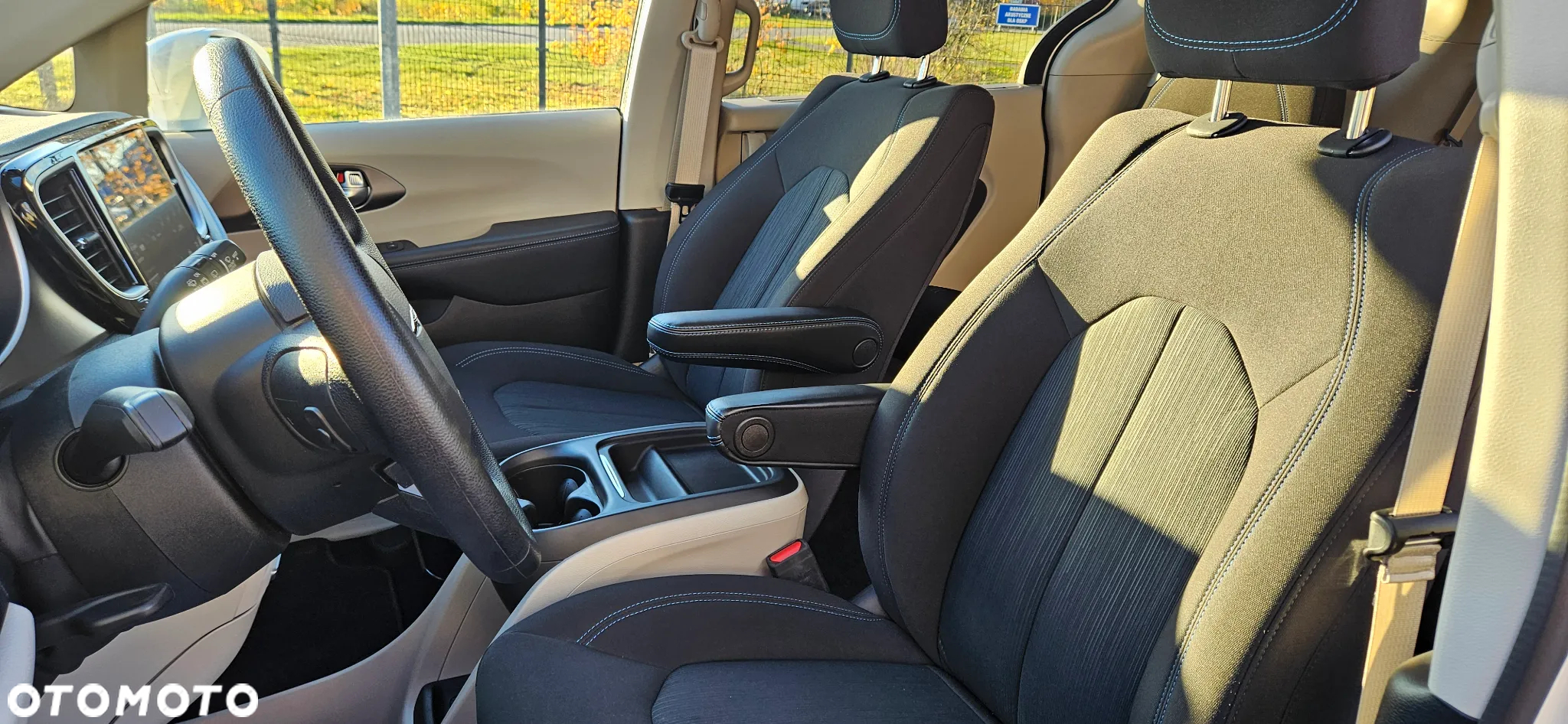 Chrysler Pacifica - 9