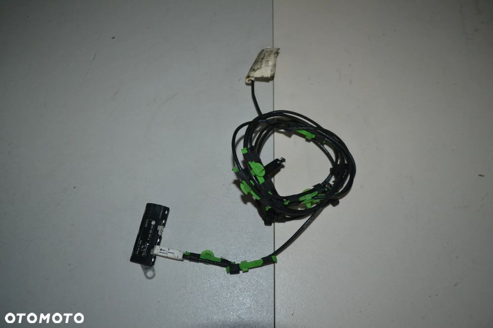 VW CADDY WZMACNIACZ ANTENOWY 2K0035577B PRZEWÓD 2K1971650 KPL - 1