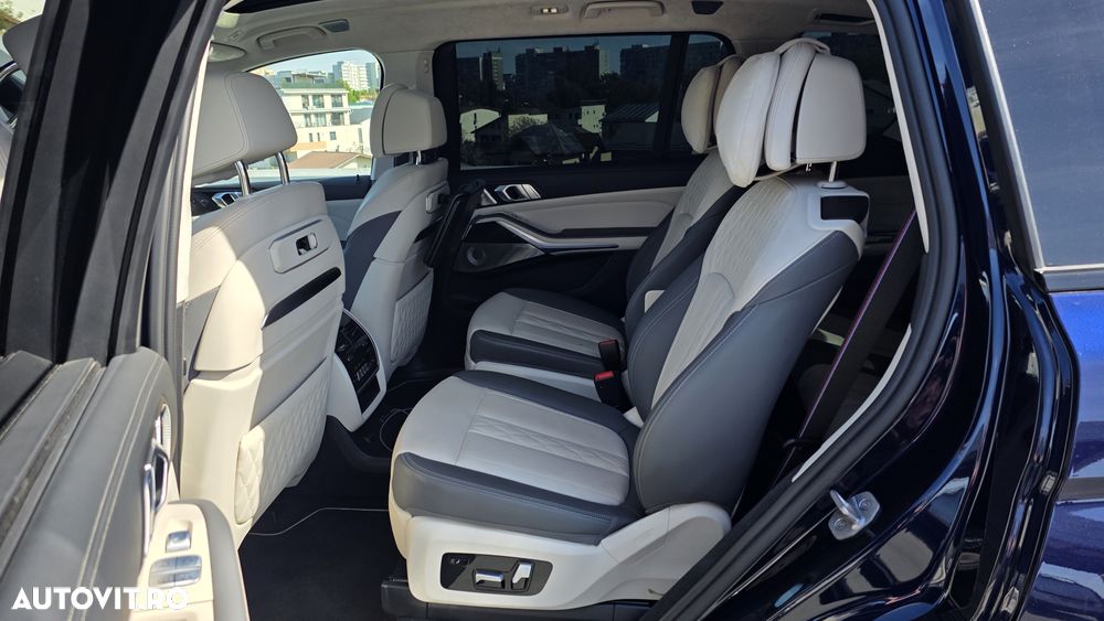 BMW X7 M60i xDrive AT MHEV - 9