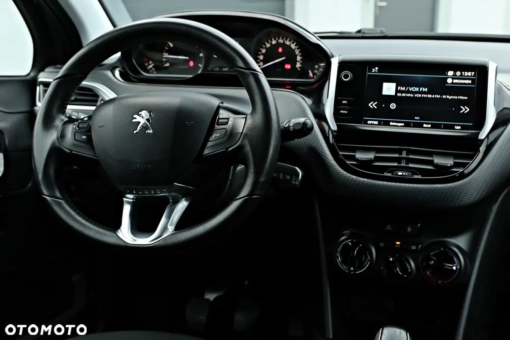 Peugeot 208 1.2 PureTech Style - 21