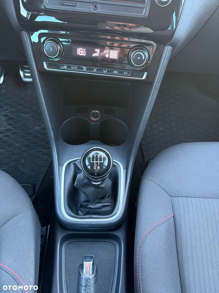 Volkswagen Polo 1.4 TDI (Blue Motion Technology) SOUND - 17