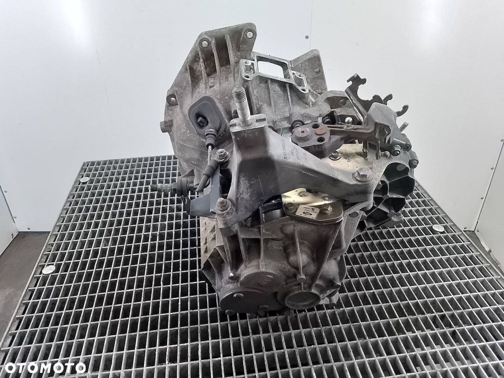 SKRZYNIA BIEGÓW MANUALNA JAGUAR X-TYPE 1X4R-7002-AD 2.5 V6 - 4