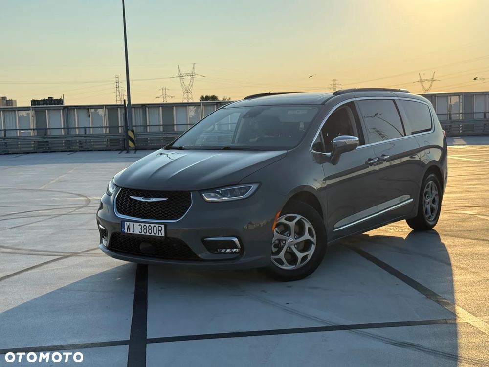 Chrysler Pacifica - 16