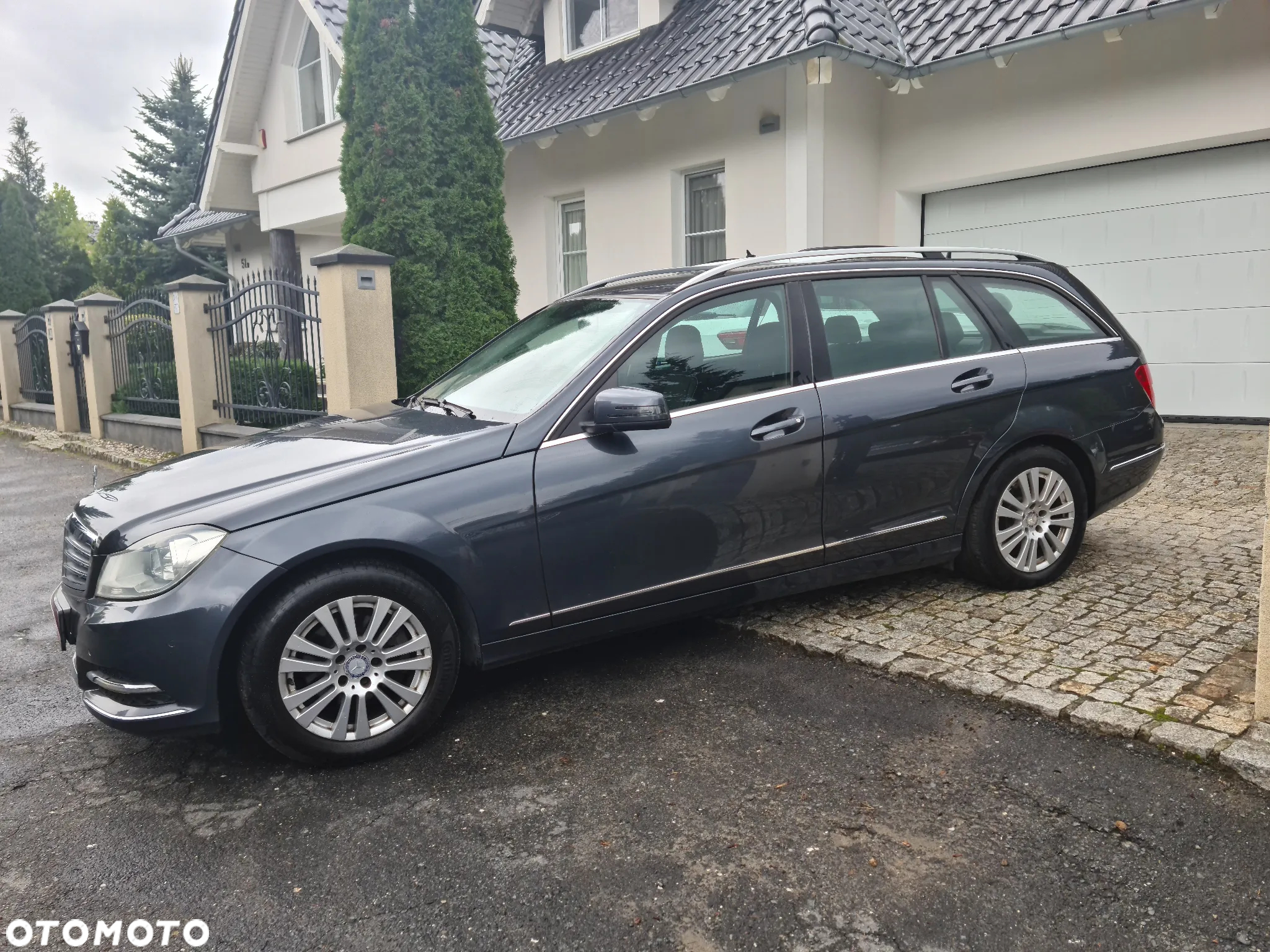 Mercedes-Benz Klasa C 180 CGI BlueEff Elegance - 15