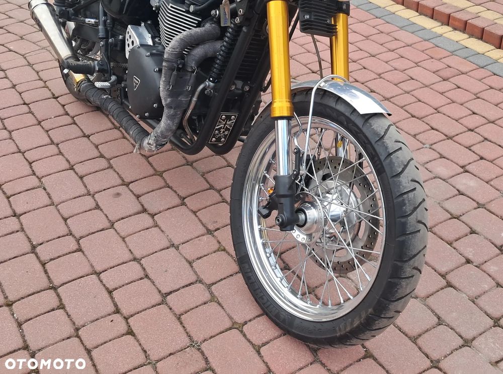 Triumph Bonneville - 11