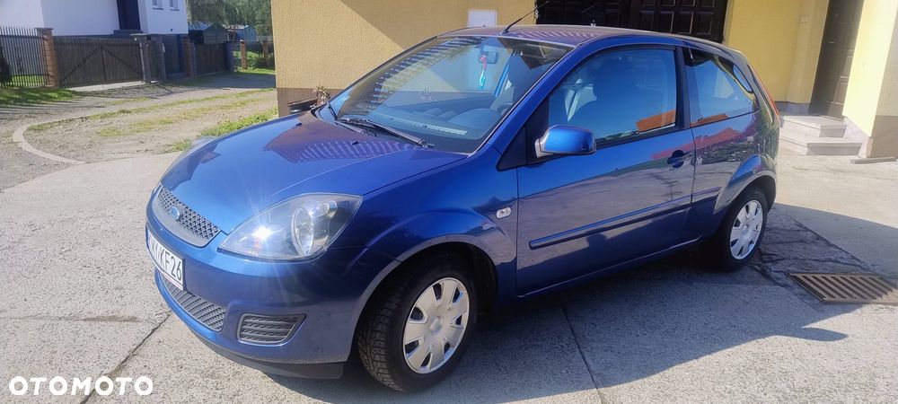 Ford Fiesta 1.3 Ambiente - 2