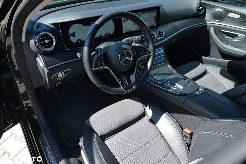 Mercedes-Benz Klasa E 300 T 9G-TRONIC Avantgarde - 17