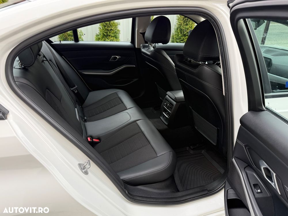 BMW Seria 3 330e xDrive Aut. Sport Line - 4