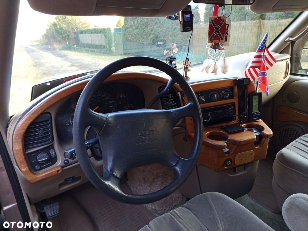 Chevrolet Astro 4.3i V6 - 8
