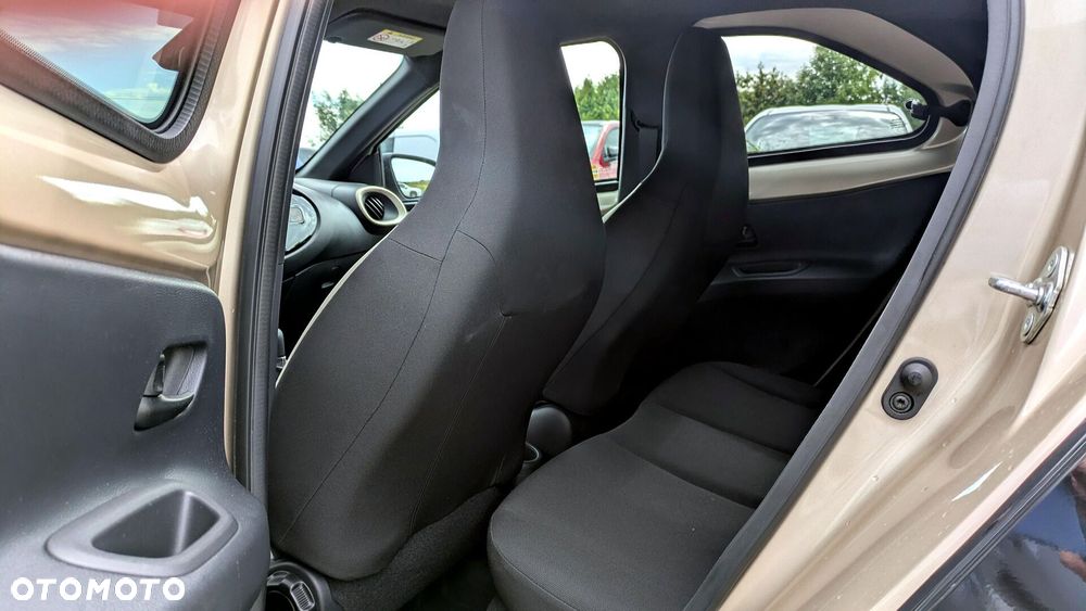 Toyota Aygo X 1.0 VVT-i Style CVT - 12