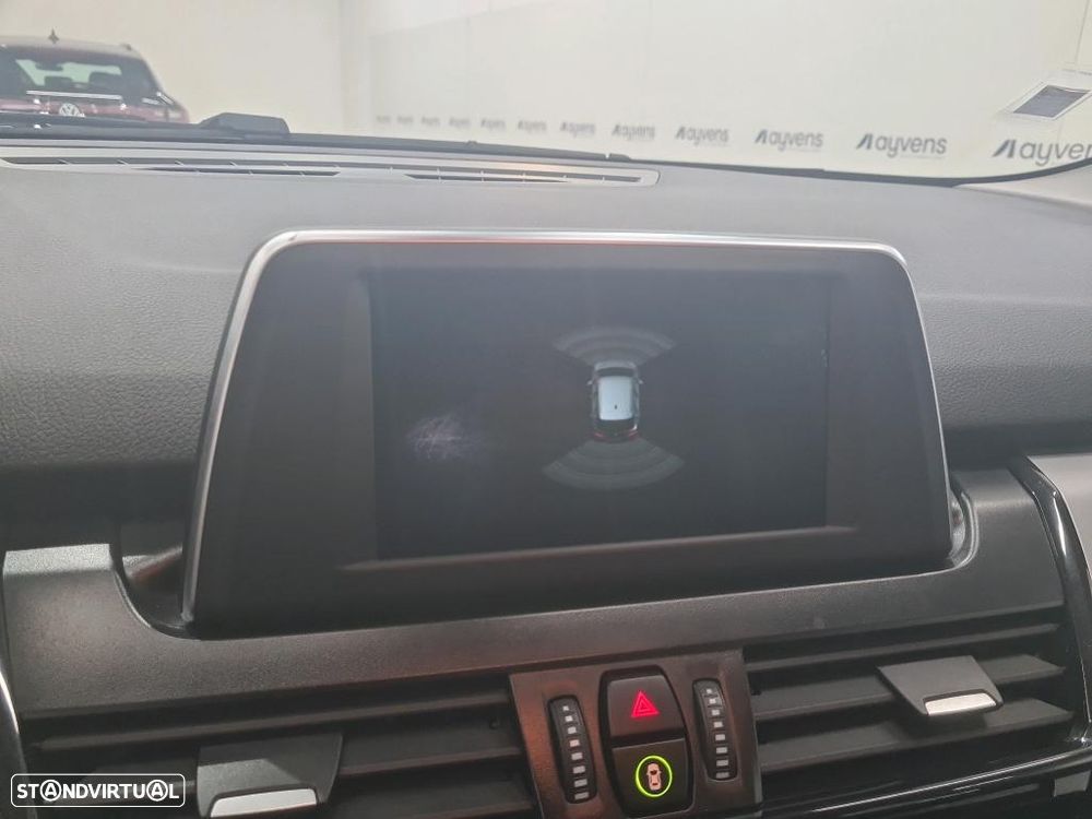 BMW 225xe Active Tourer - 7