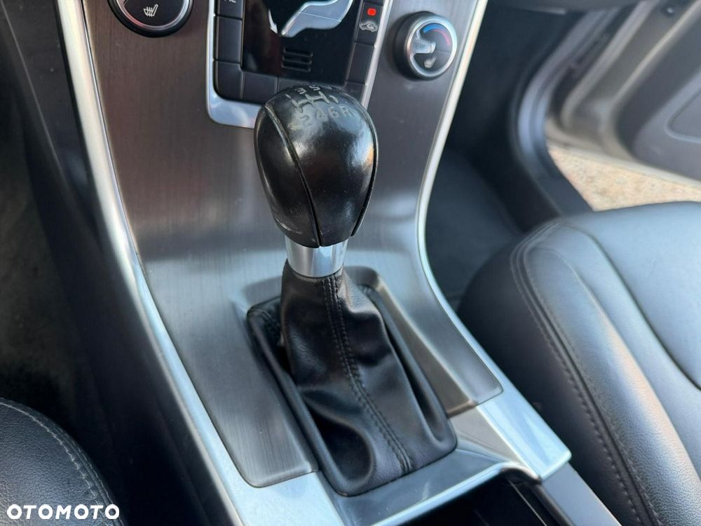 Volvo XC 60 - 24