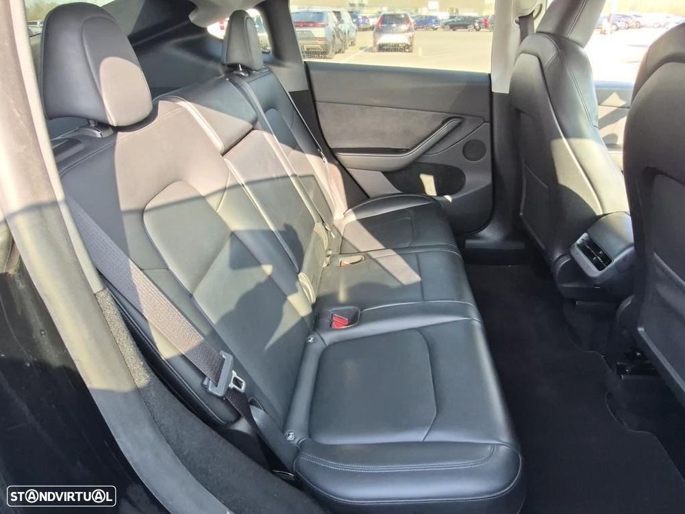Tesla Model Y Performance Dual Motor AWD - 3