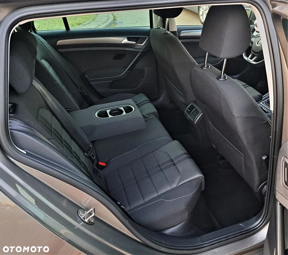 Volkswagen Golf 1.6 TDI DPF BlueMotion - 22