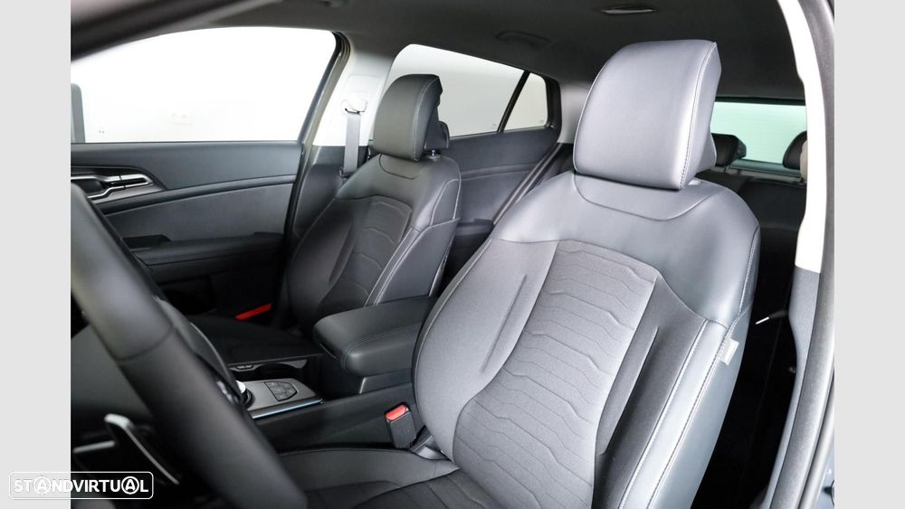 Kia Sportage 1.6 T-GDi PHEV Tech — fotografia 16