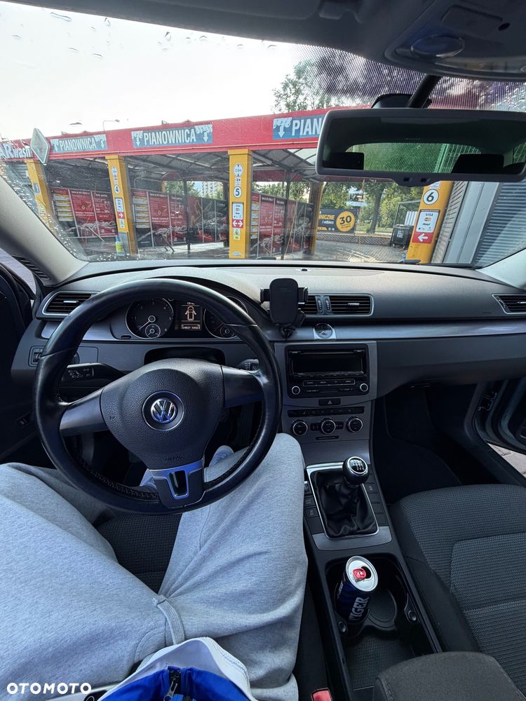 Volkswagen Passat 2.0 TDI DPF BlueMotion Technology Comfortline - 22