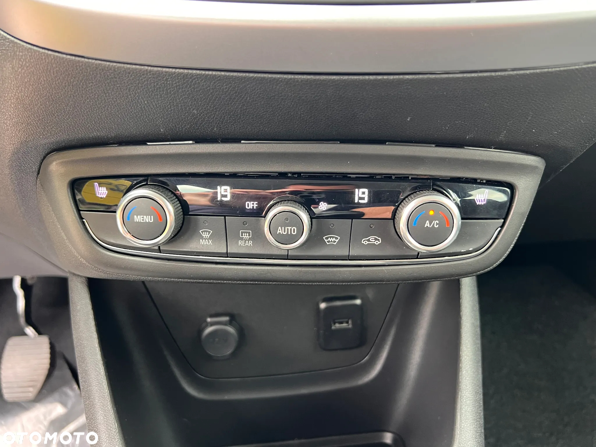 Opel Crossland X 1.2 T Elite S&S - 30
